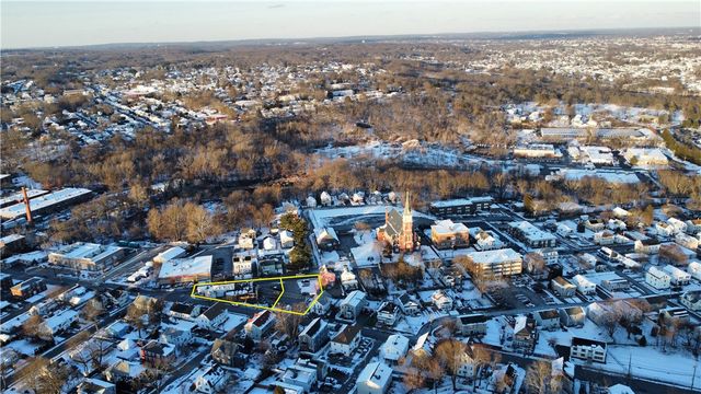 1039 Douglas Avenue, Providence, RI 02904