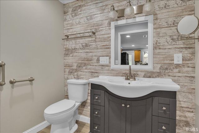 3024 Cottage Drive, Evansville, IN 47711