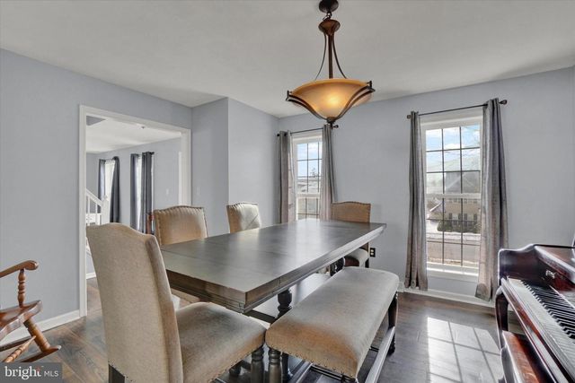 16 ROCKDALE DR, Seven Valleys, PA 17360