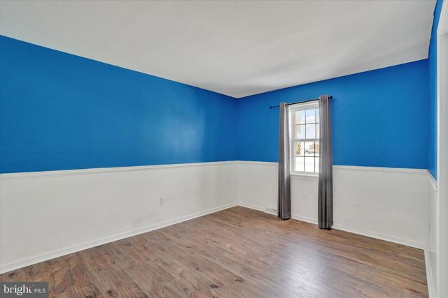 16 ROCKDALE DR, Seven Valleys, PA 17360