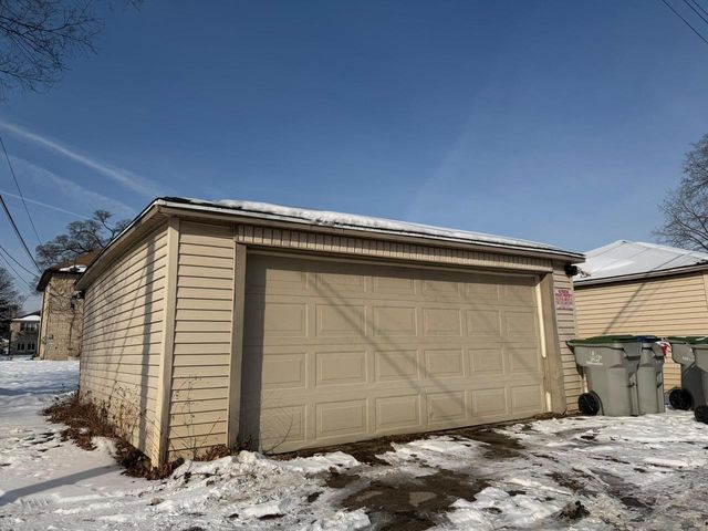 3910 N Sherman BOULEVARD, Milwaukee, WI 53216