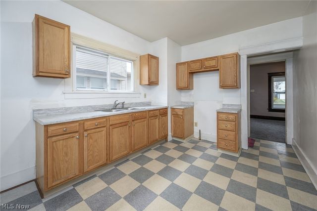 914 Delia Avenue, Akron, OH 44320