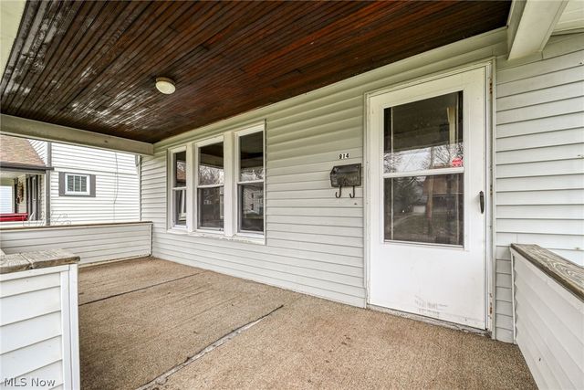 914 Delia Avenue, Akron, OH 44320