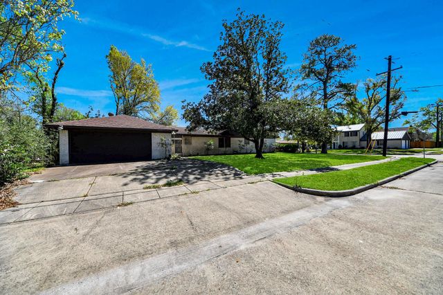 12803 Coolgreen Street, Houston, TX 77013