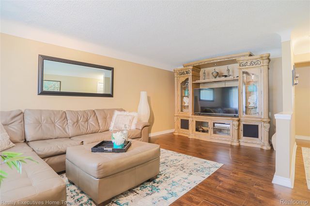 28821 Lund Avenue, Warren, MI 48093