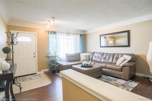 28821 Lund Avenue, Warren, MI 48093