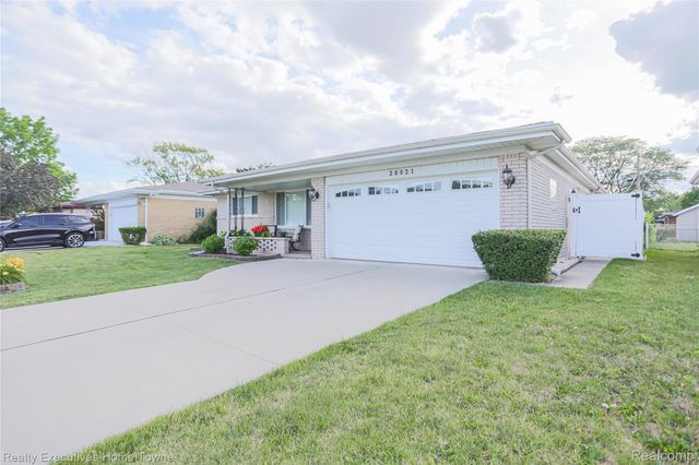 28821 Lund Avenue, Warren, MI 48093