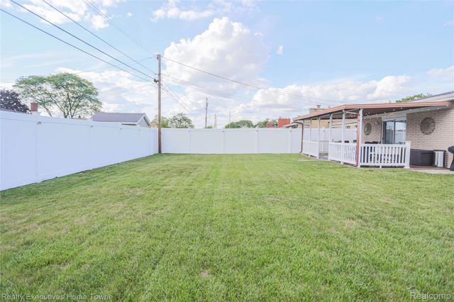 28821 Lund Avenue, Warren, MI 48093