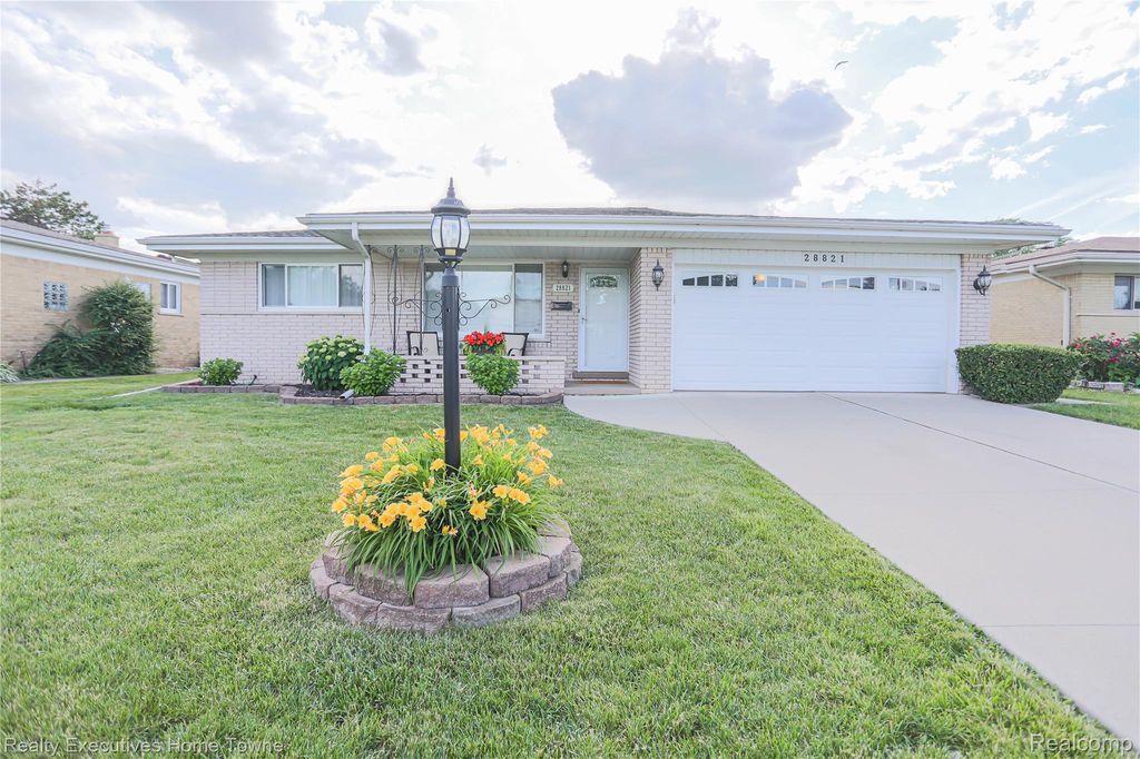 28821 Lund Avenue, Warren, MI 48093