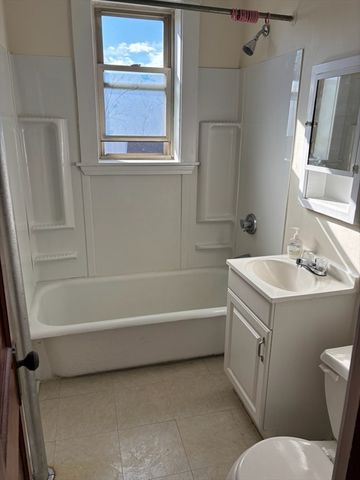 308 Boston Ave 33, Medford, MA 02155