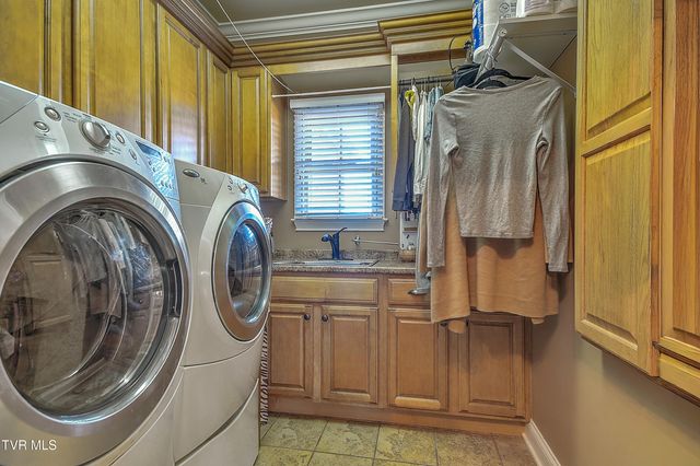 1399 Highway 75, Blountville, TN 37617