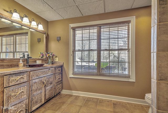 1399 Highway 75, Blountville, TN 37617