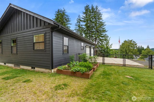 763 Harrison Avenue, Raymond, WA 98577