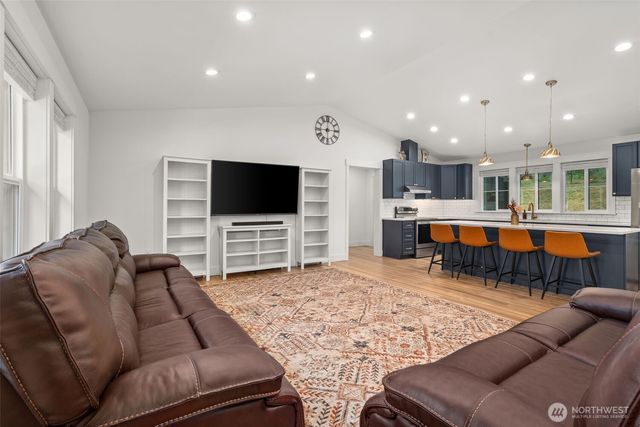 763 Harrison Avenue, Raymond, WA 98577