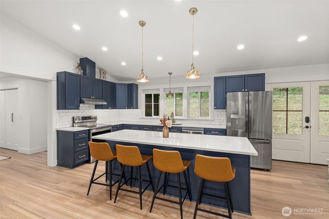 763 Harrison Avenue, Raymond, WA 98577