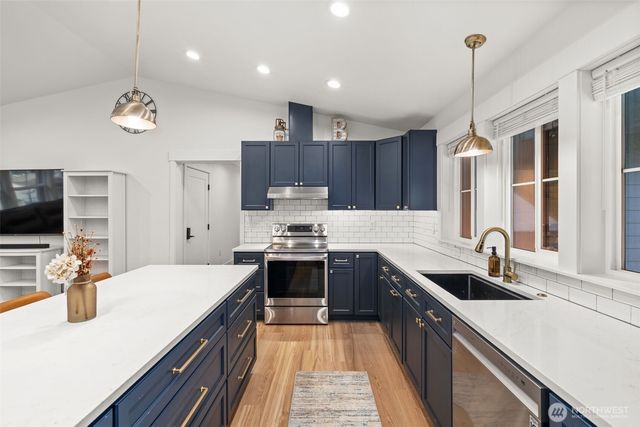763 Harrison Avenue, Raymond, WA 98577