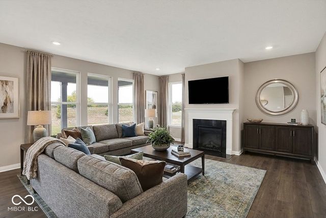6689 Thresher Pass, Mccordsville, IN 46055