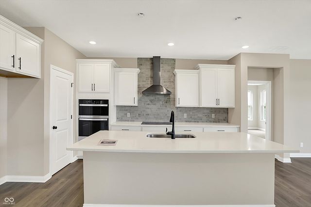 6689 Thresher Pass, Mccordsville, IN 46055