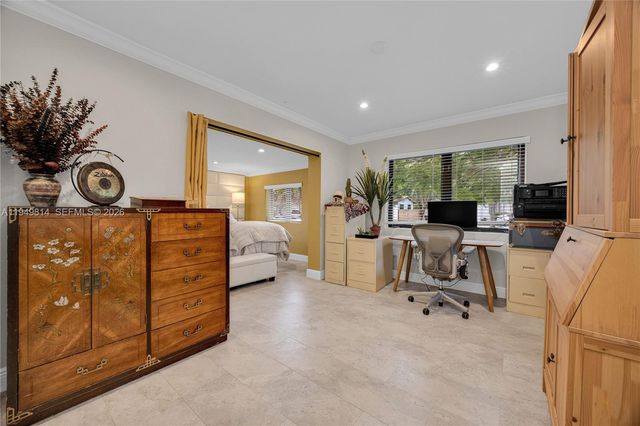 6220 SW 61st St, South Miami, FL 33143