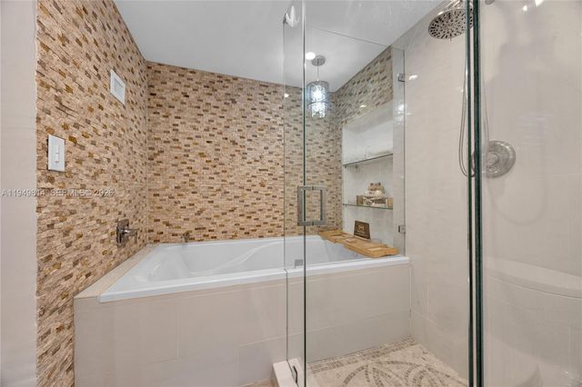 6220 SW 61st St, South Miami, FL 33143