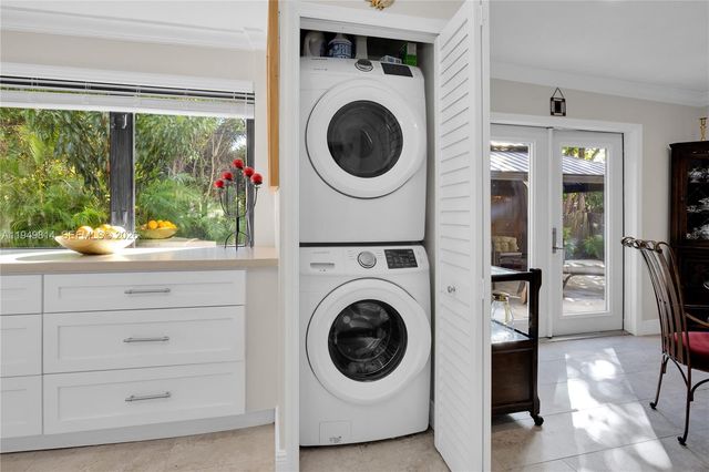 6220 SW 61st St, South Miami, FL 33143