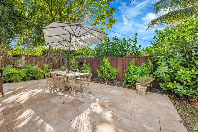 6220 SW 61st St, South Miami, FL 33143