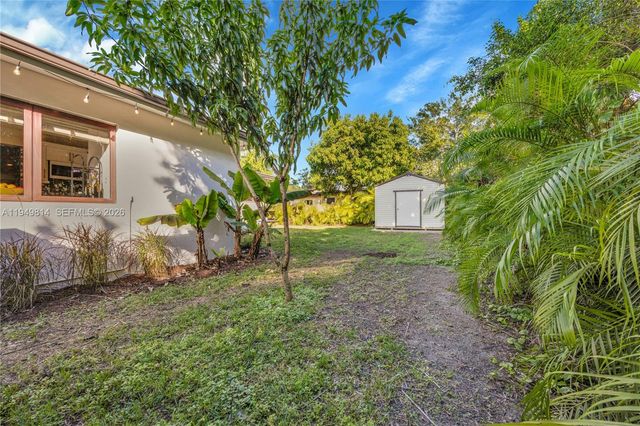 6220 SW 61st St, South Miami, FL 33143