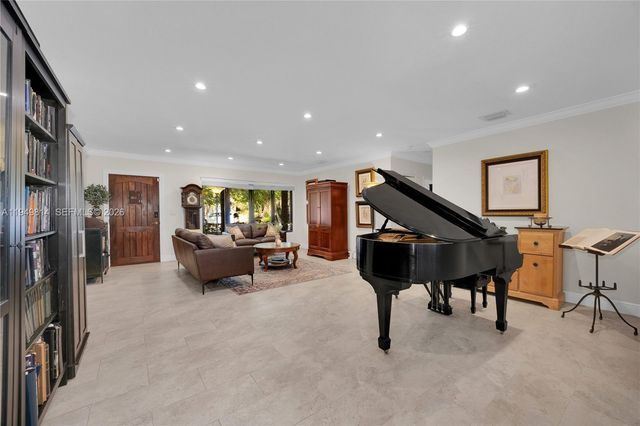 6220 SW 61st St, South Miami, FL 33143