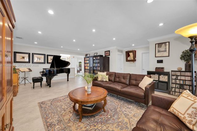 6220 SW 61st St, South Miami, FL 33143