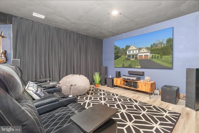 39 BOWLING VIEW RD, Front Royal, VA 22630