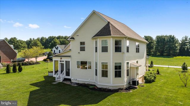 39 BOWLING VIEW RD, Front Royal, VA 22630