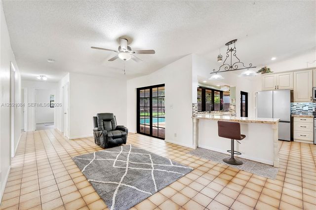 11111 NW 7th St, Coral Springs, FL 33071