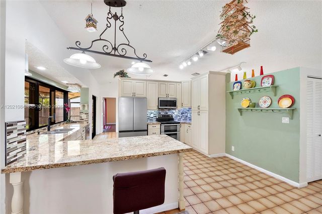 11111 NW 7th St, Coral Springs, FL 33071
