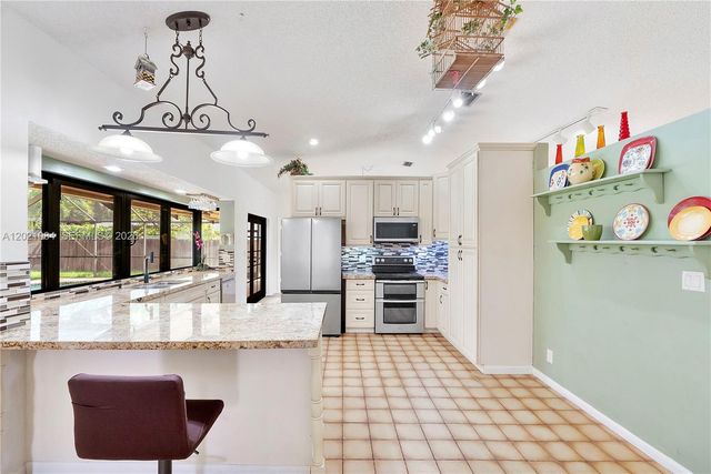 11111 NW 7th St, Coral Springs, FL 33071
