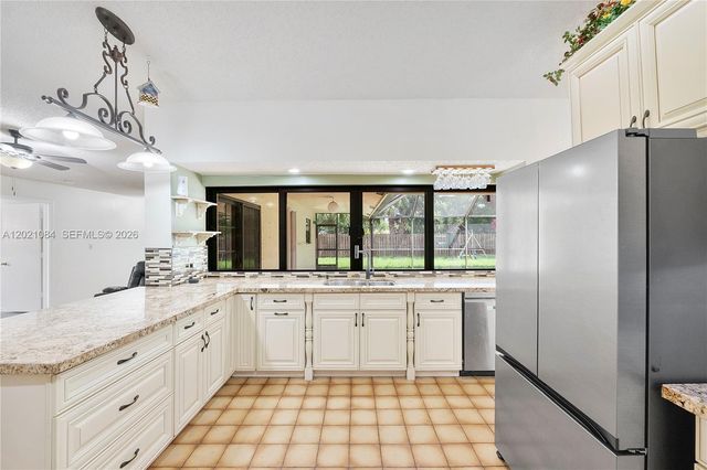 11111 NW 7th St, Coral Springs, FL 33071