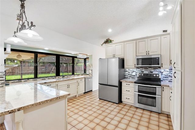 11111 NW 7th St, Coral Springs, FL 33071