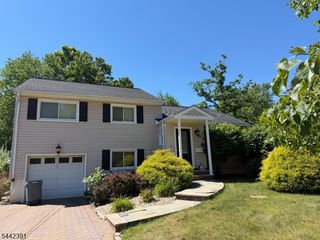 67 W Mcclellan Ave, Livingston Twp., NJ 07039