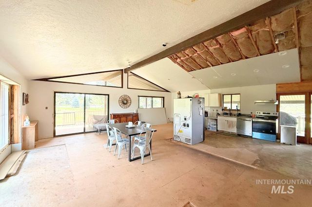 4055 N Canyon Ridge Dr, Twin Falls, ID 83301