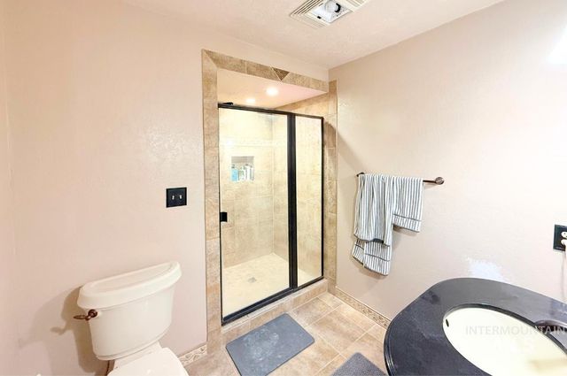 4055 N Canyon Ridge Dr, Twin Falls, ID 83301