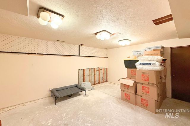 4055 N Canyon Ridge Dr, Twin Falls, ID 83301