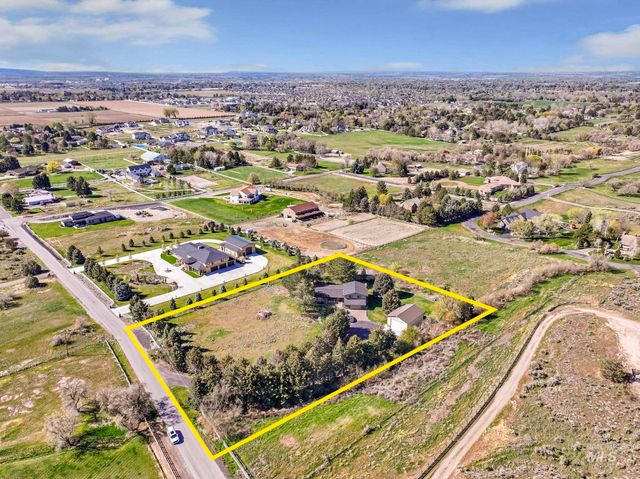 4055 N Canyon Ridge Dr, Twin Falls, ID 83301