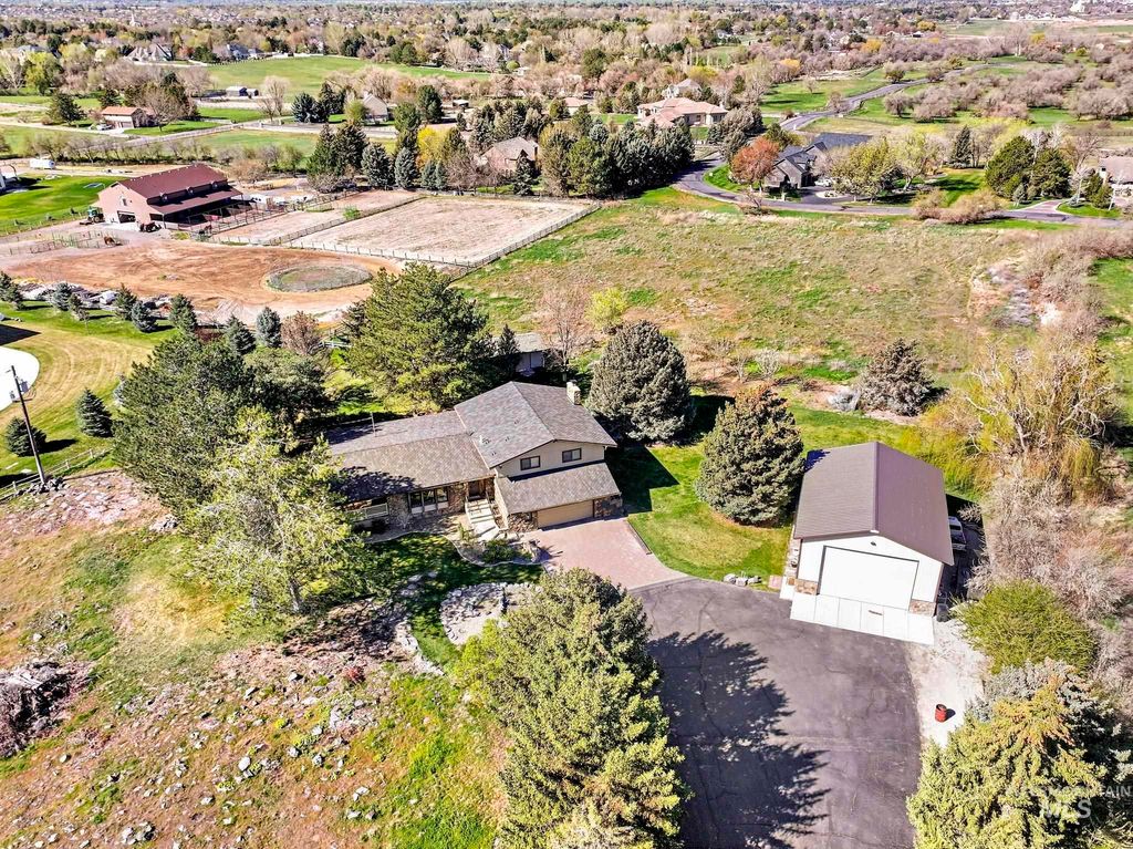 4055 N Canyon Ridge Dr, Twin Falls, ID 83301