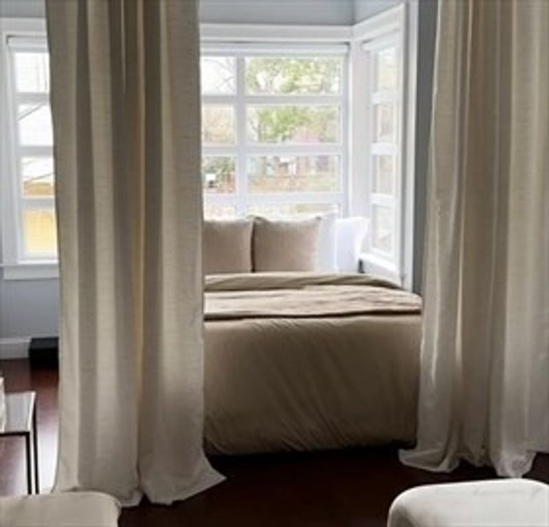 1699 Massachusetts Ave 205, Cambridge, MA 02138