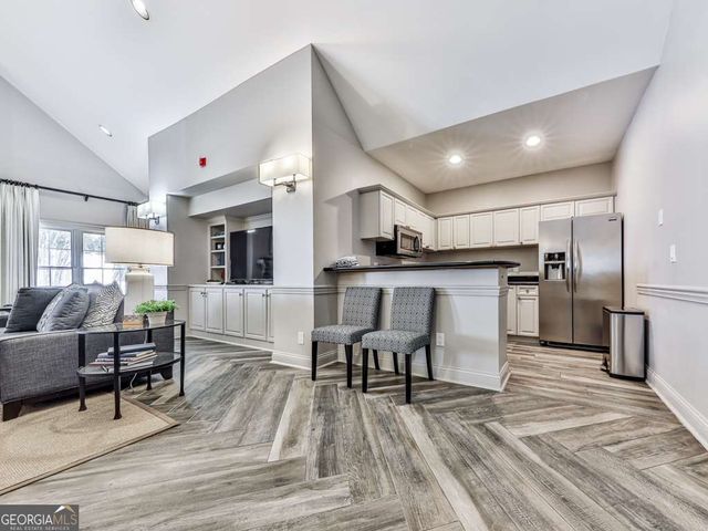 211 COLONIAL HOMES Drive NW 2501, Atlanta, GA 30309