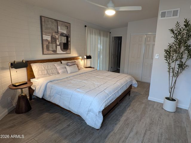 7802 E KIMSEY Lane, Scottsdale, AZ 85257