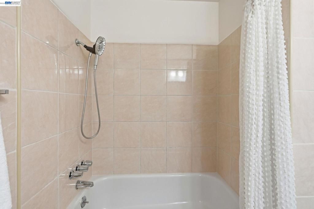 Image 24 of property listing at 27540 Ponderosa Ct, Hayward, CA 94545