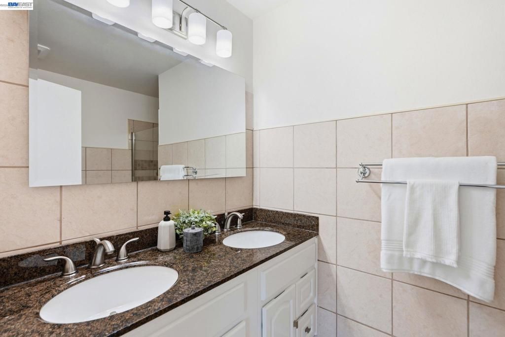 Image 26 of property listing at 27540 Ponderosa Ct, Hayward, CA 94545