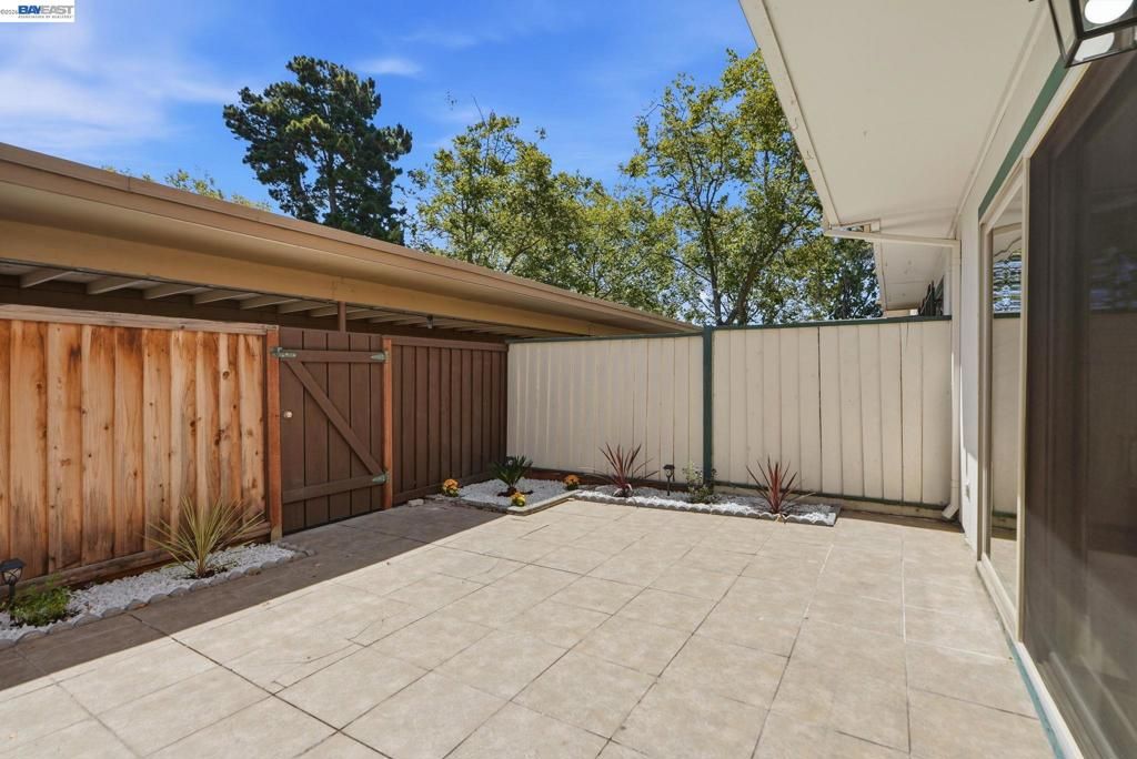 Image 32 of property listing at 27540 Ponderosa Ct, Hayward, CA 94545