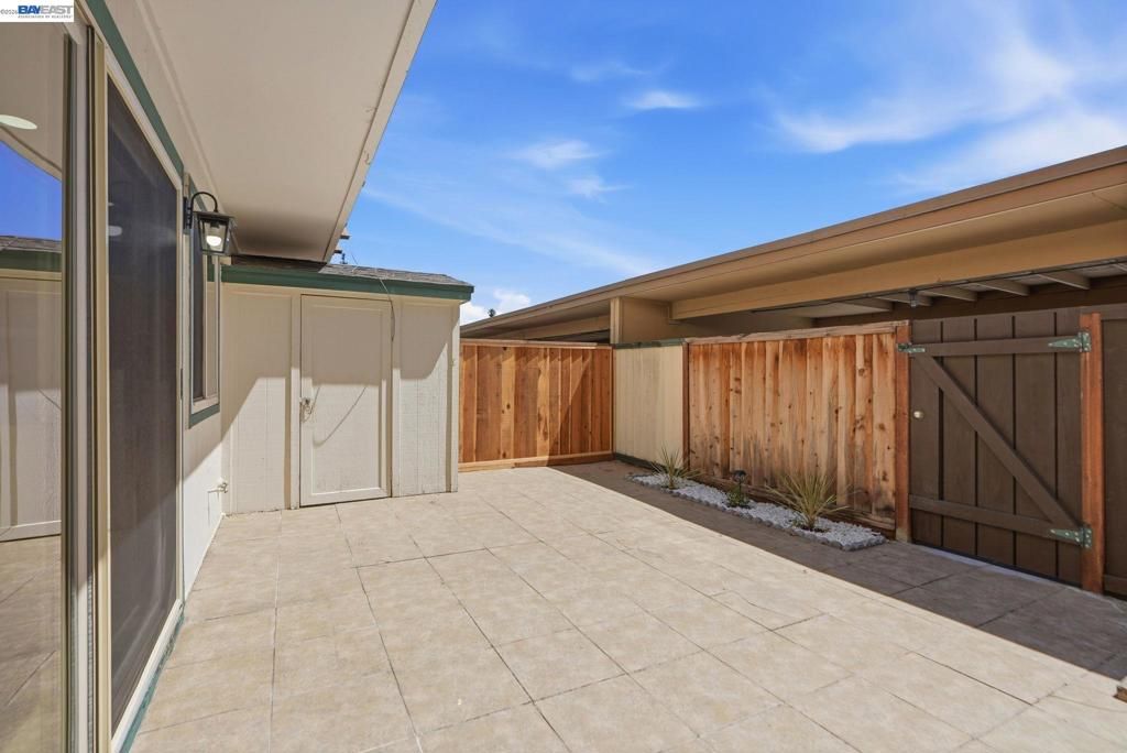 Image 33 of property listing at 27540 Ponderosa Ct, Hayward, CA 94545