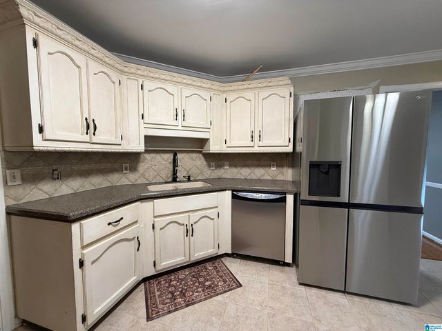 2212 DEER RUN LANE, Hueytown, AL 35023